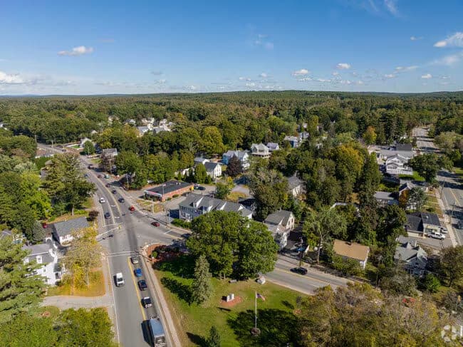 Hudson, NH, local scene