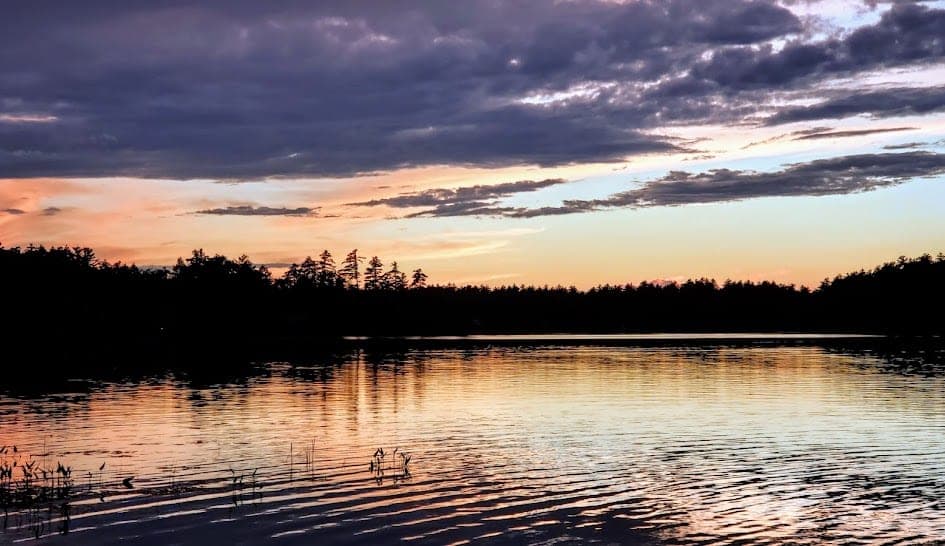 Country Pond and a string of ponds for fishing and boating in Kingston, NH