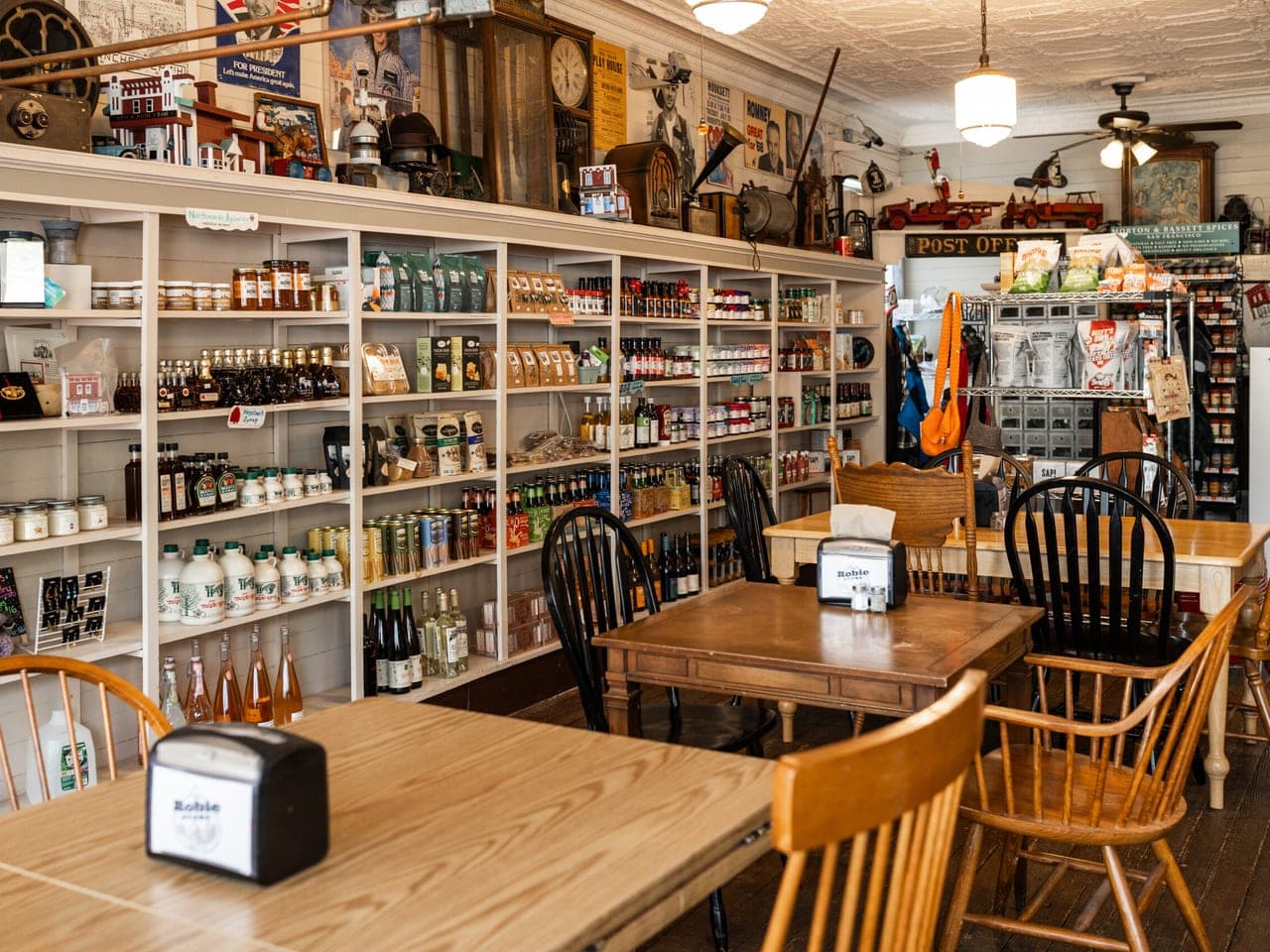 Robie's Country Store, a working general store on Route 3 in Hooksett, NH