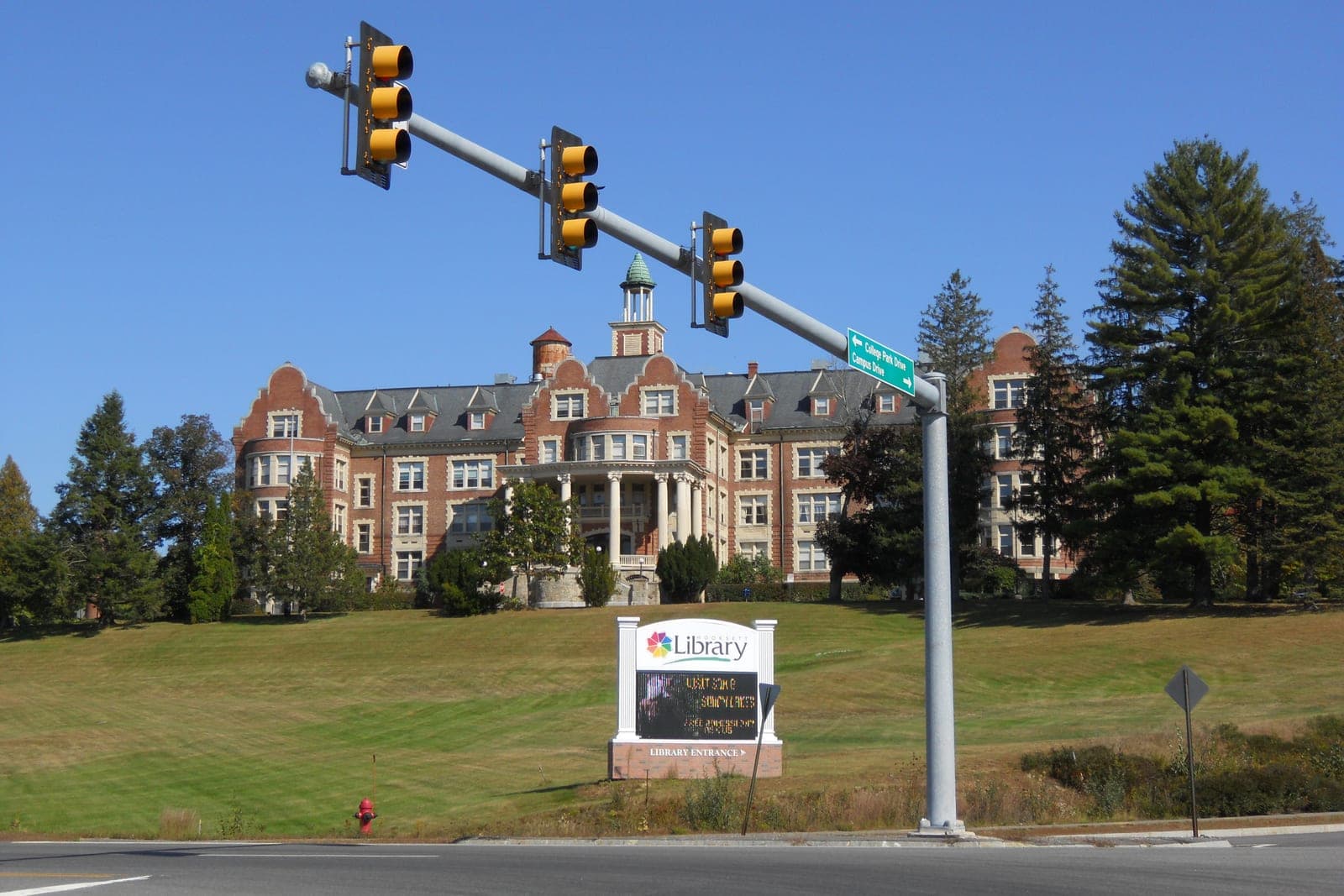Hooksett, NH, neighborhood view