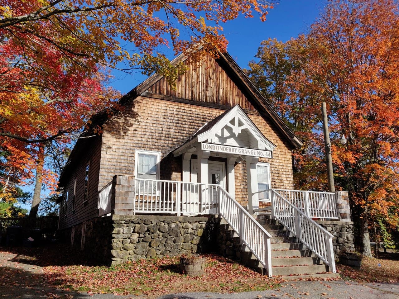 Londonderry Grange hall autumn