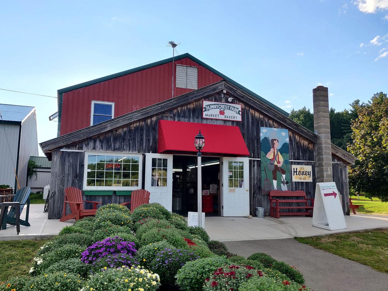 Sunnycrest Farm market
