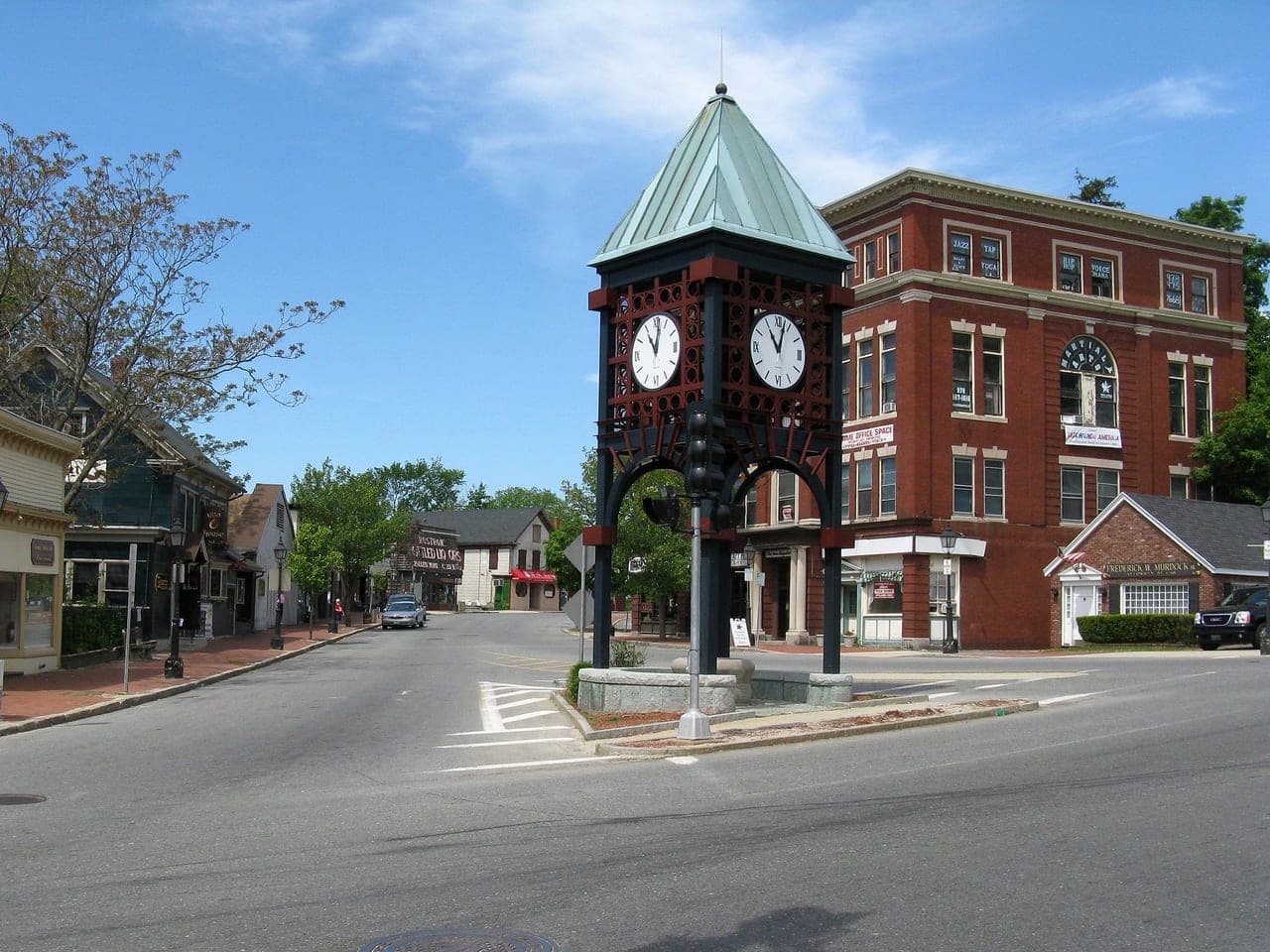 Gaunt Square street clock