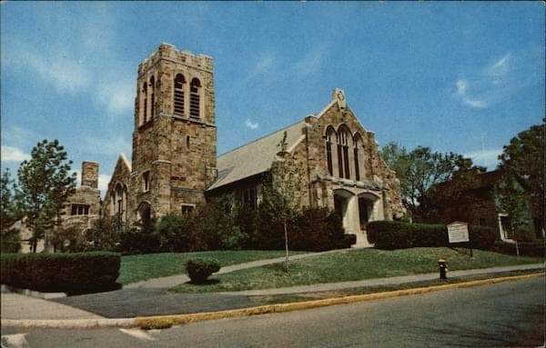 Reading, MA town common with the historic First Congregational Church