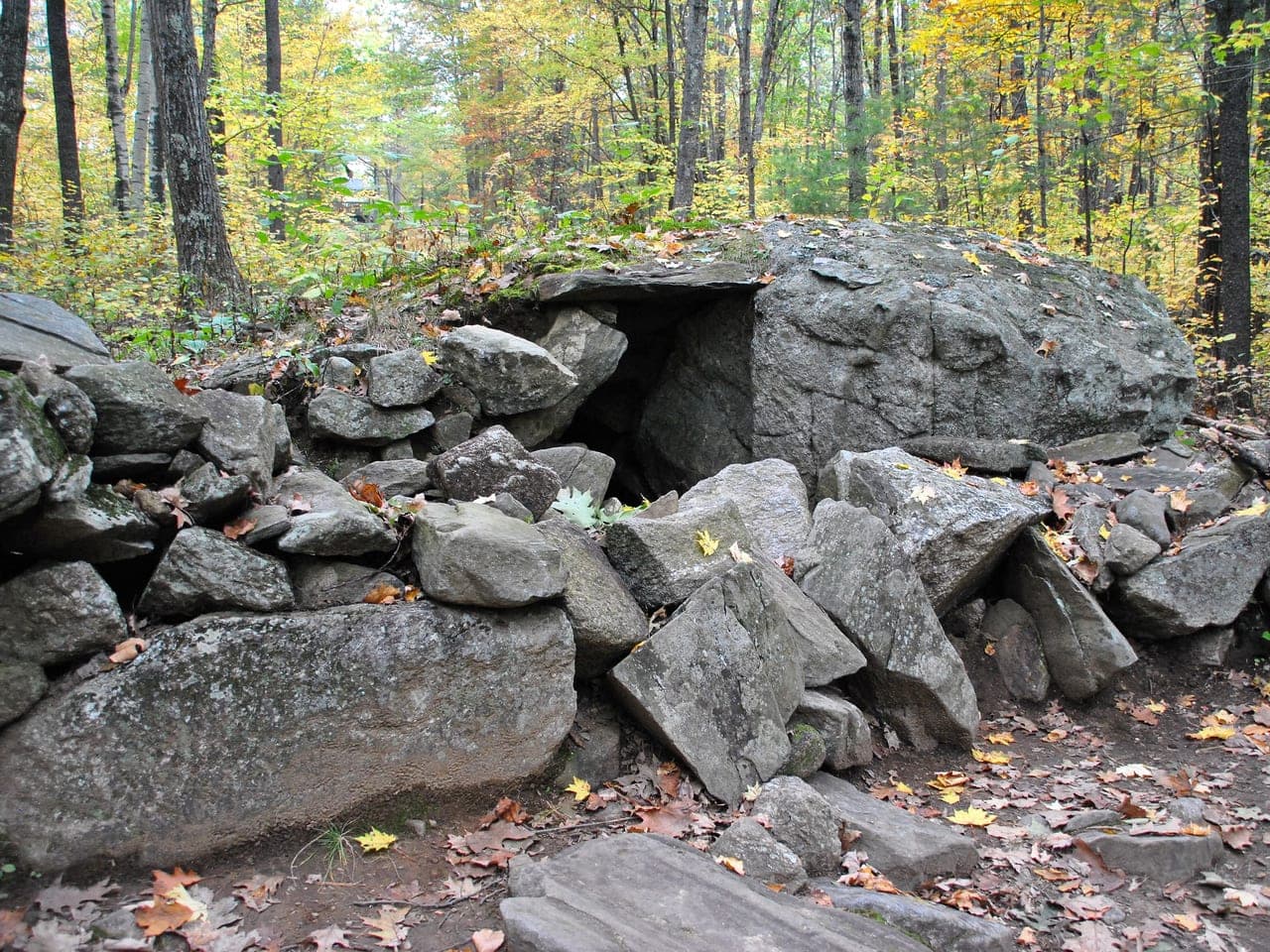 America's Stonehenge stone chamber