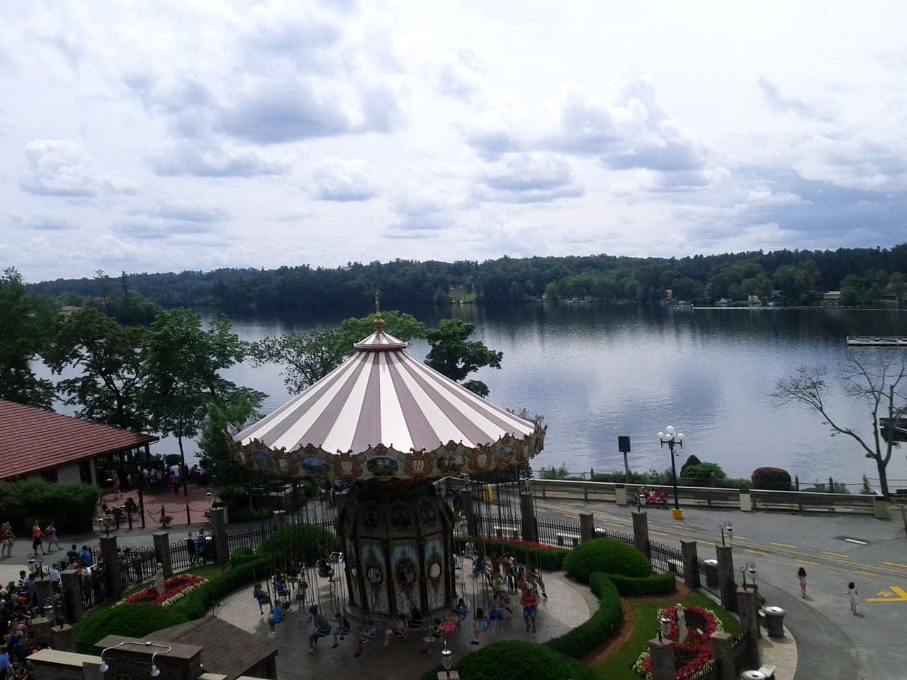 Canobie Lake Park lakefront