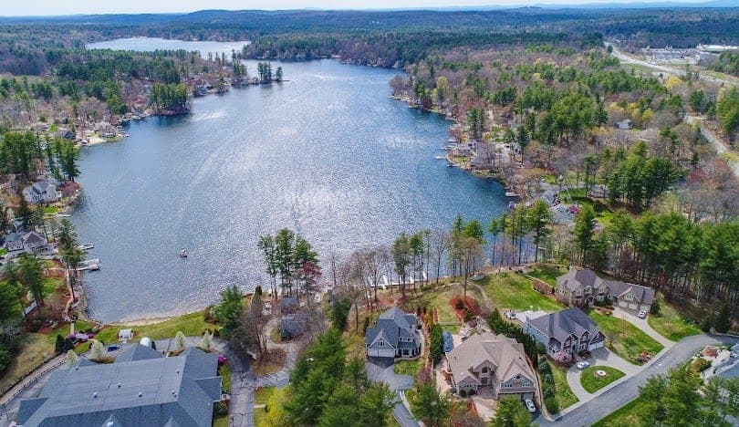Cobbett's Pond, NH neighborhood